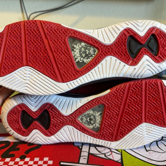 LeBron 8 V/2 ‘Christmas’ – 2011 Holiday Classic, Not a Retro - Picture 6 of 6